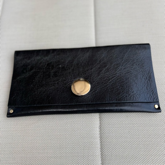⚫️ Ṁȯṡṡ Ṁi̇l̇l̇ṡ LEATHER Walker Disc Clutch ⚫️ - Picture 3 of 7